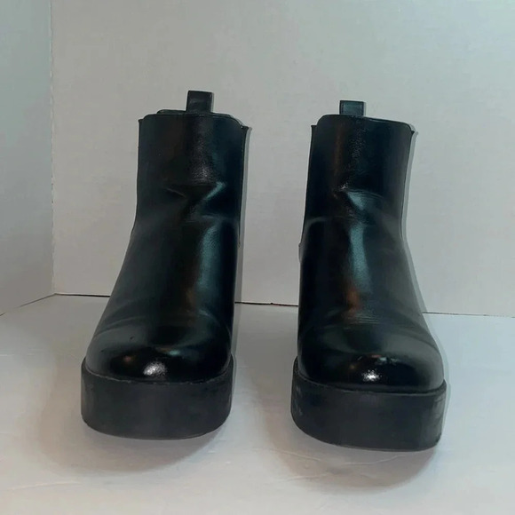 Divided by H&M Size 9.5 Faux Leather Chunky Heeled Pull On Ankle Booties - Picture 2 of 6